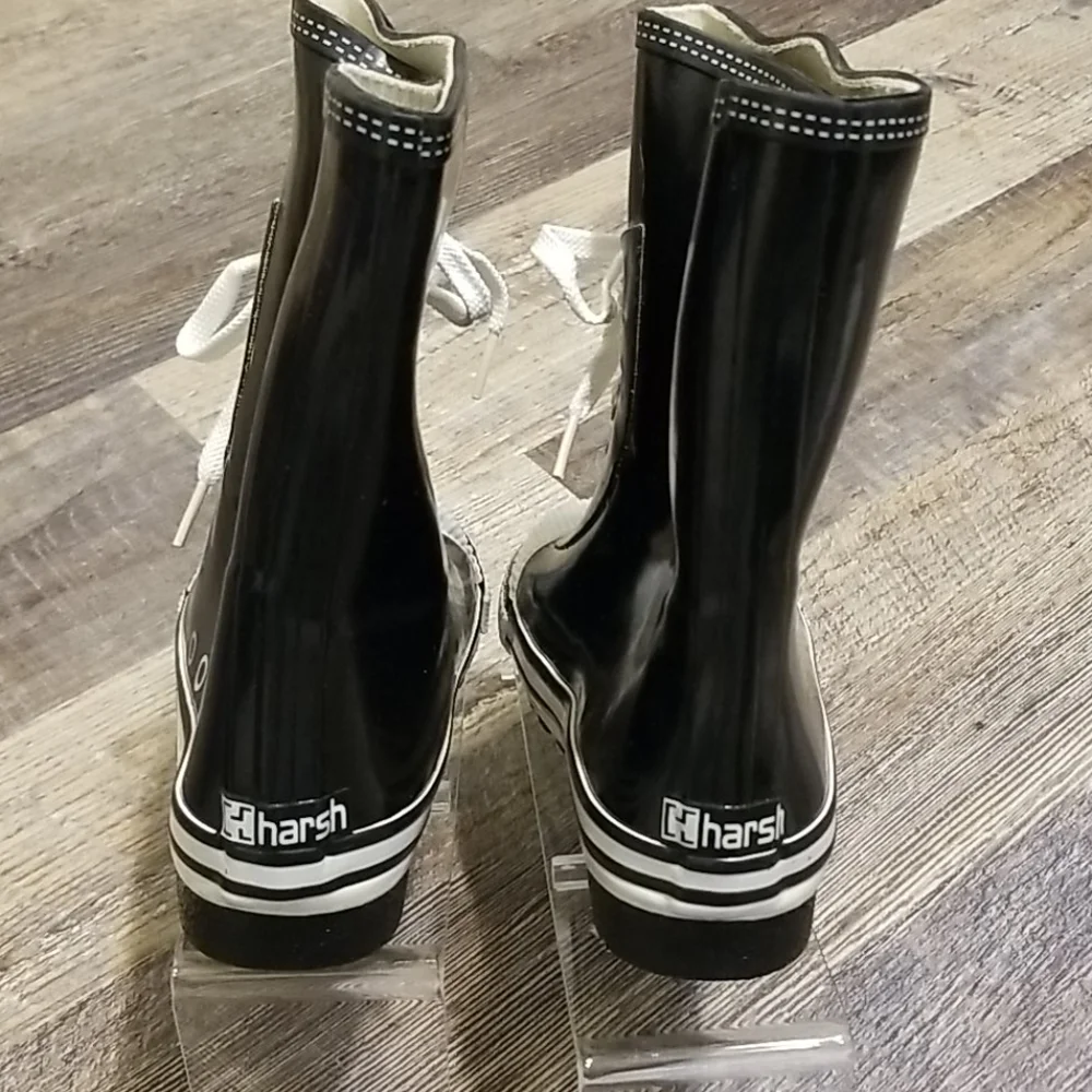 Harsh skate rainboots